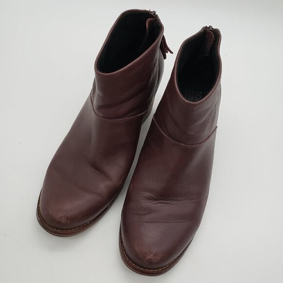 TOMS Leather Ankle Boots with Back Zipper Tassel Dark Brown Womens Size 9 - Picture 3 of 11